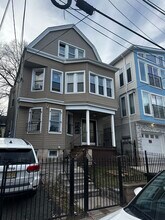 889 S 14th St, Unit 889 S 14th St 2nd Floor in Newark, NJ - Building Photo - Building Photo