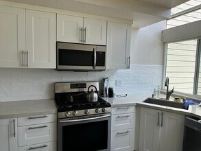126 Cityview Dr in Daly City, CA - Building Photo - Building Photo
