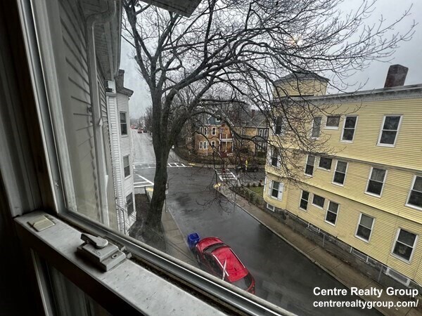 22 Bynner St, Unit #3 in Boston, MA - Foto de edificio