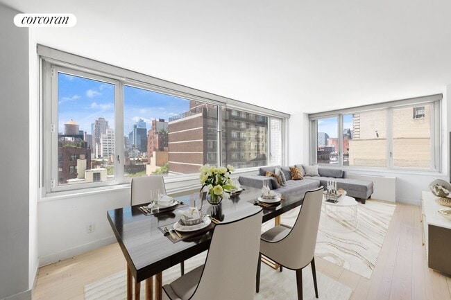 322 W 57th St in New York, NY - Building Photo - Building Photo