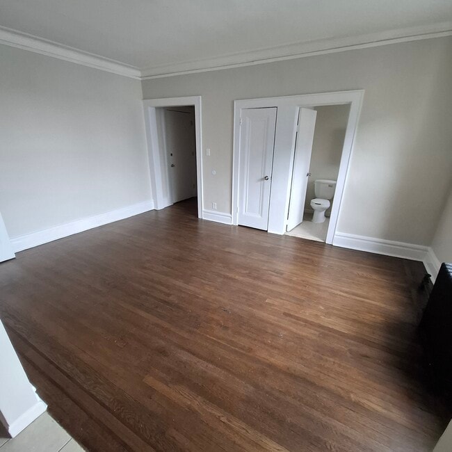 82 S Grove St, Unit C5 in East Orange, NJ - Building Photo - Building Photo