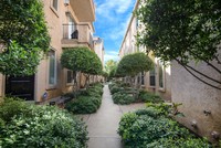 The Sorano Town Homes in Dallas, TX - Foto de edificio - Building Photo