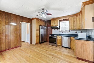 34 Page St, Unit 1 in Malden, MA - Building Photo