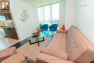 4900 Glen Erin Dr in Mississauga, ON - Building Photo - Building Photo