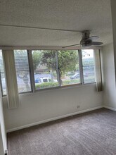 5122 Likini St in Honolulu, HI - Building Photo - Building Photo