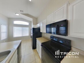 8334 W Baxter Dr in Phoenix, AZ - Building Photo - Building Photo