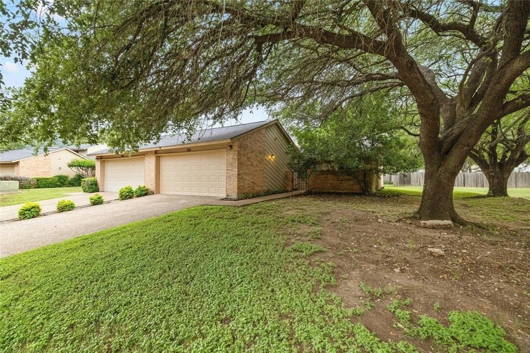 7205 Waldon Dr in Austin, TX - Building Photo