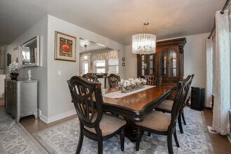 8253 Karlov Ave in Skokie, IL - Building Photo - Building Photo