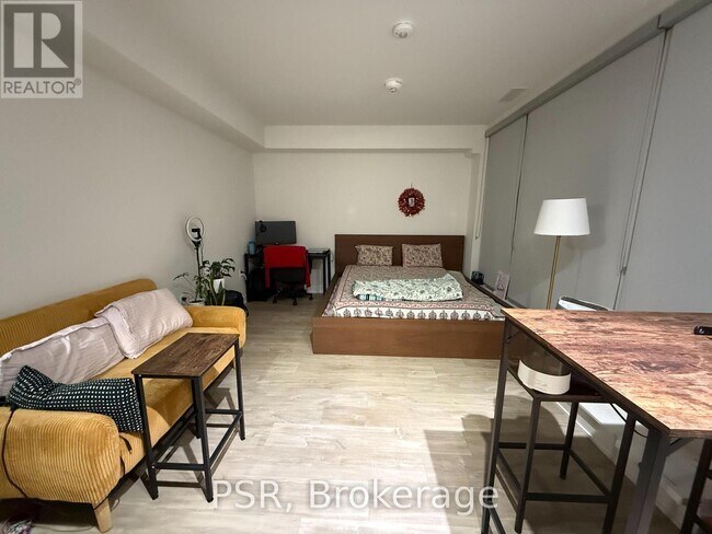 property at 576 Front St W