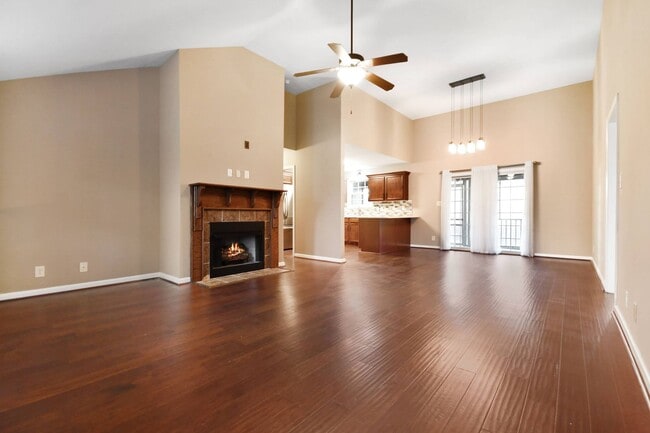 1019 Dwight Eisenhower Way in Clarksville, TN - Building Photo - Building Photo