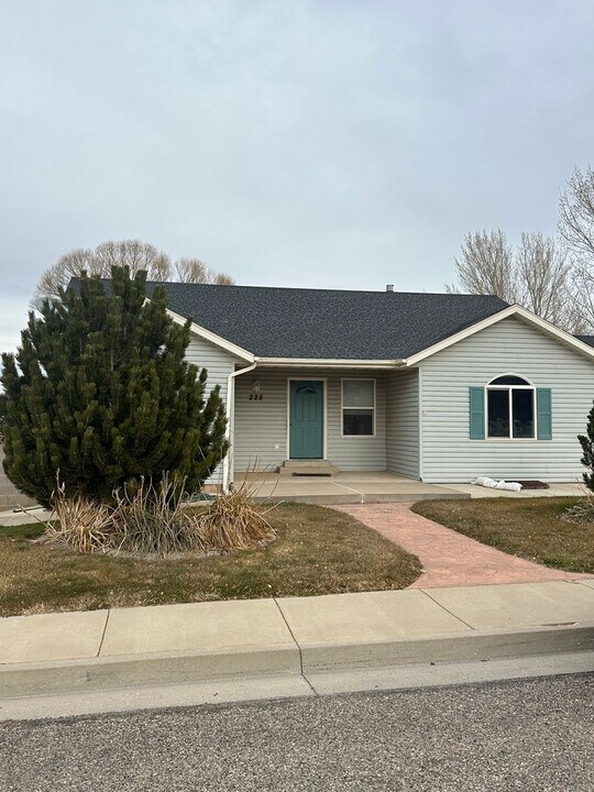 228 W 1600 N in Cedar City, UT - Building Photo