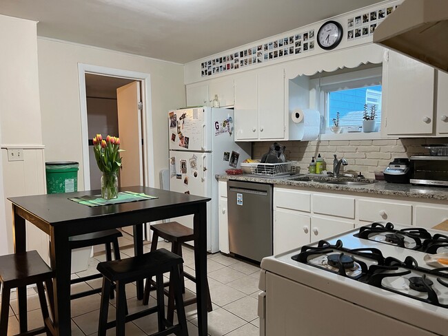 161 Pearl St, Unit 1