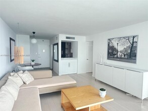 1200 West Dr in Miami Beach, FL - Building Photo - Building Photo