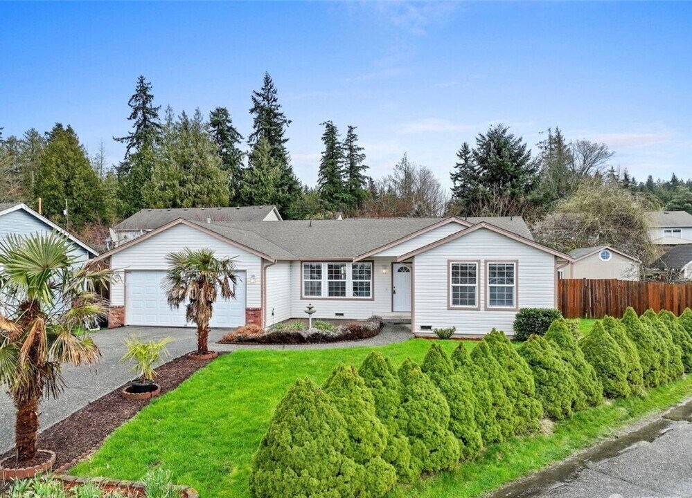 1106 Maddox Creek Ln in Mount Vernon, WA - Building Photo