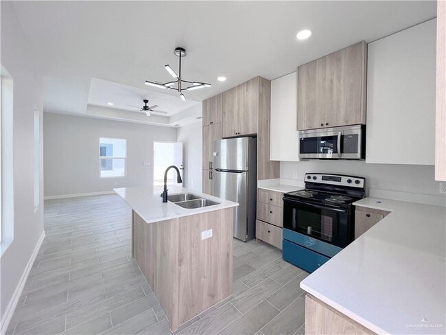 15 N Alexandrite Ave in Edinburg, TX - Building Photo - Building Photo