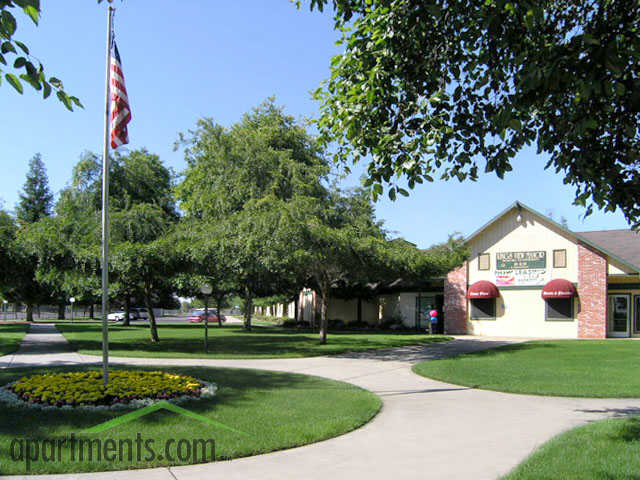 Kings View Manor Senior Living 55 and Better in Fresno, CA - Building Photo - Building Photo