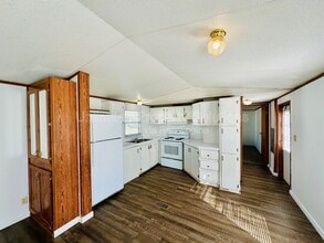 120 Zack Cir in Jacksonville, NC - Building Photo - Building Photo