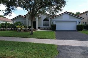 4203 NW 54th St in Coconut Creek, FL - Foto de edificio