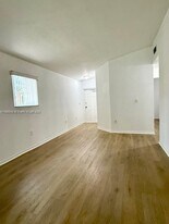 985 NE 33rd Terrace in Homestead, FL - Building Photo