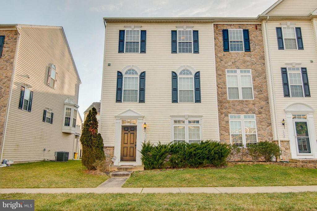 1752 Theale Way in Severn, MD - Foto de edificio