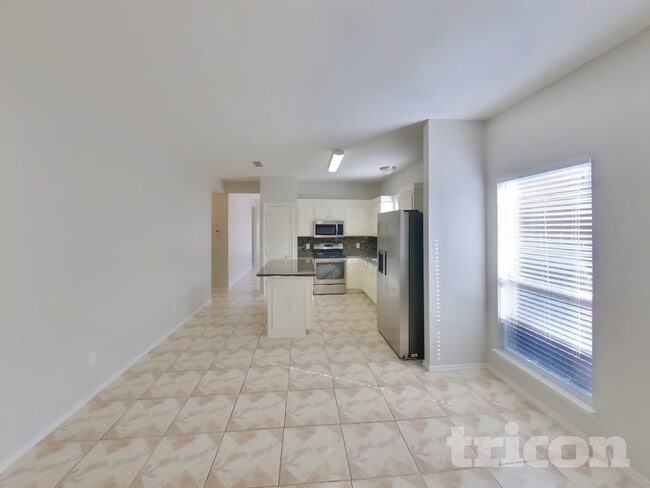 7112 Avington Way in Fort Worth, TX - Foto de edificio - Building Photo