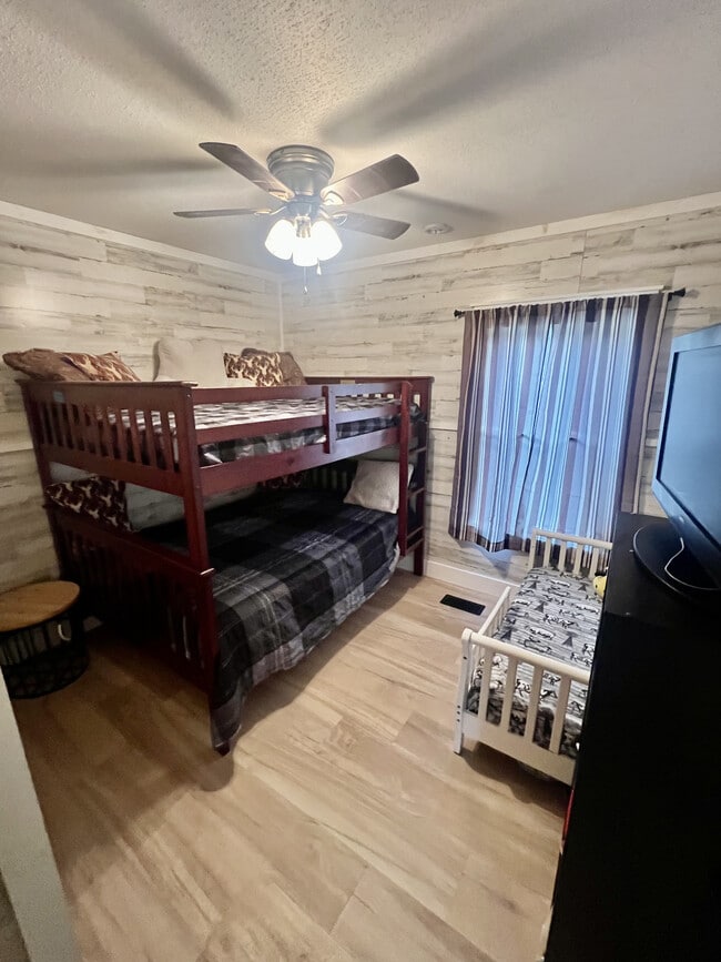 360 Co Rd 521 in Fairfield, TX - Building Photo - Building Photo