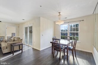 8901 Stone Creek Pl in Pikesville, MD - Building Photo - Building Photo