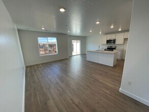 3334 E Dungeon Dr in Washington, UT - Building Photo - Building Photo