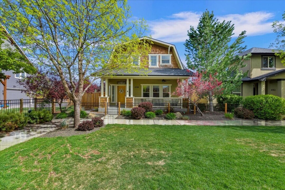 6766 S Talasi Ave in Boise, ID - Building Photo