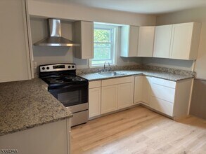 78 Mountain Lake Rd in Belvidere, NJ - Building Photo - Building Photo
