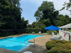 46 Ober Rd in Newton, MA - Building Photo