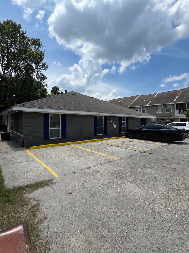 5230 Brightside View Dr, Unit 1 in Baton Rouge, LA - Foto de edificio - Building Photo