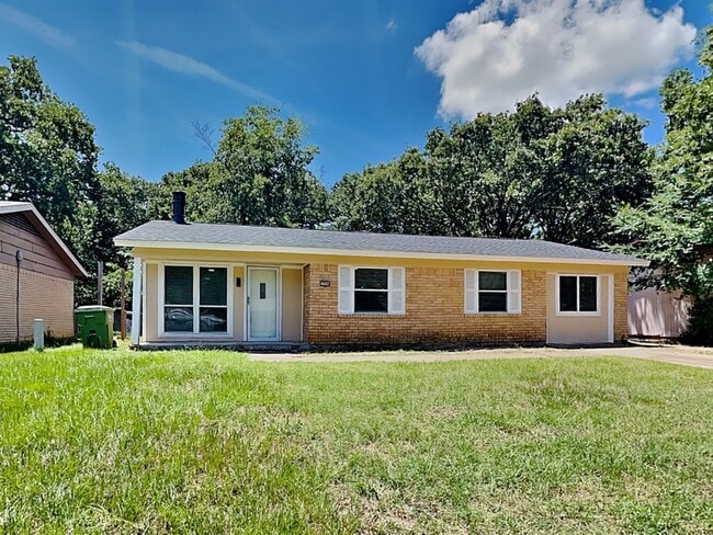 property at 12504 Shorecrest Ln