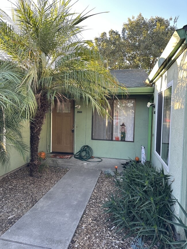 property at 2930 Whittier Ct