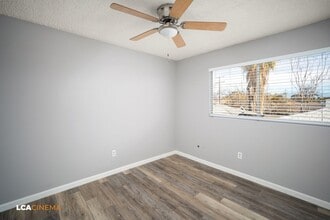 322 Decatur St in Bakersfield, CA - Building Photo - Building Photo