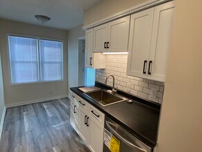 10713 Browne St in Omaha, NE - Foto de edificio - Building Photo