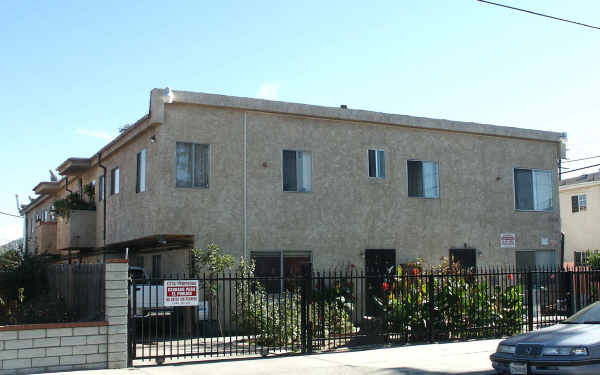 6818 Agnes Ave in North Hollywood, CA - Building Photo - Building Photo