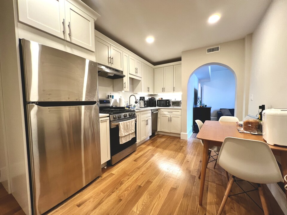 564 E 5th St, Unit 564 East 5th Street in Boston, MA - Building Photo