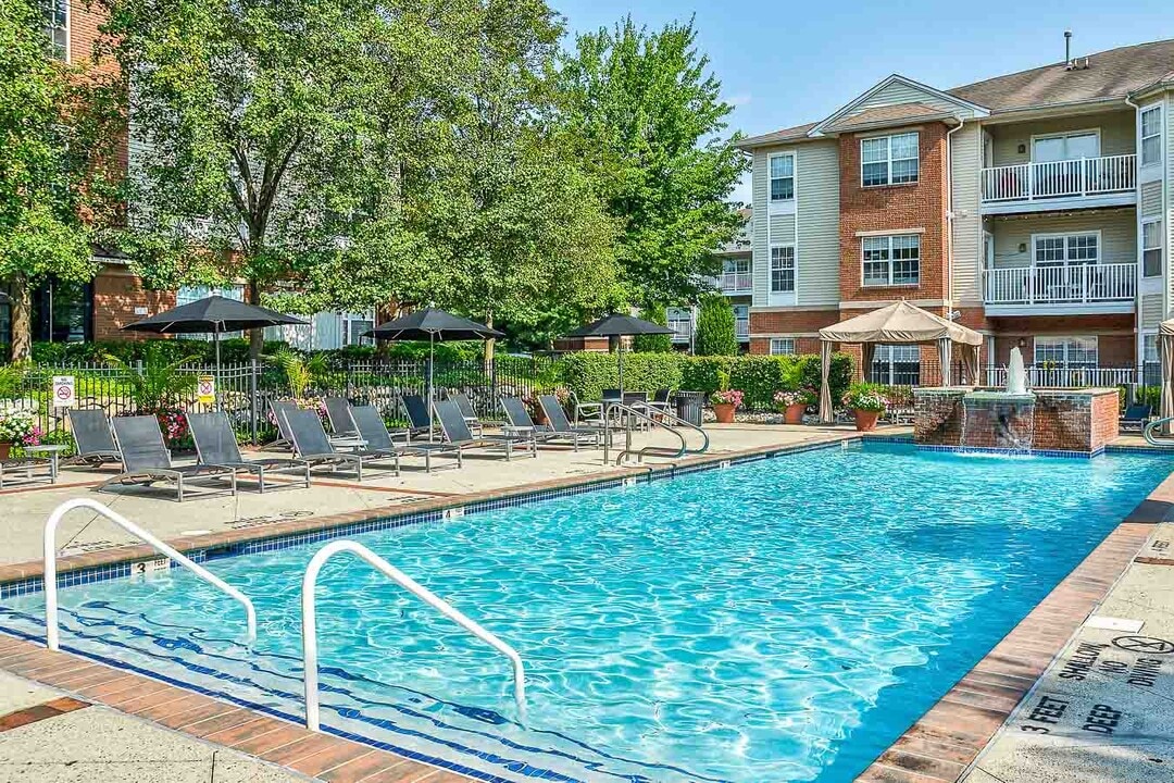 Highlands at Westwood in Westwood, NJ - Foto de edificio