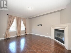 44 Gardenbrooke Trail in Brampton, ON - Building Photo - Building Photo