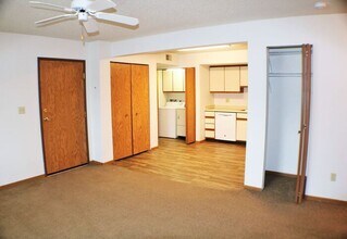 401 S Scott Blvd in Iowa City, IA - Building Photo - Building Photo