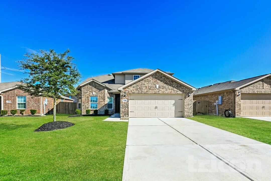 536 Red Dusk Paint Dr in La Marque, TX - Building Photo