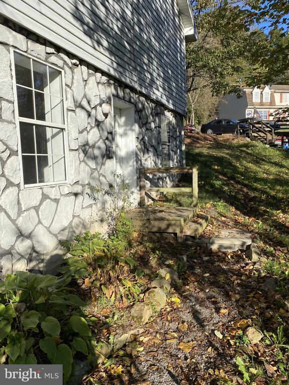 property at 6 Westridge Dr