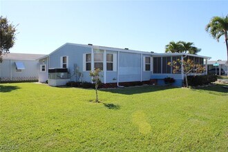 10514 Winchester Ct in Ft. Myers, FL - Building Photo - Building Photo