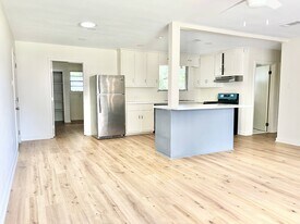 545 Highland Park Dr in Baton Rouge, LA - Building Photo