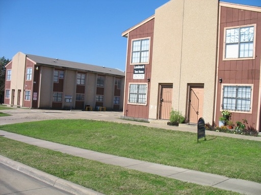 Landmark Townhomes in Dallas, TX - Foto de edificio - Building Photo