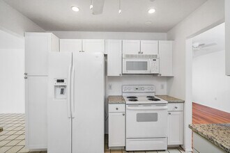 1221 Sleepy Hollow Rd in Venice, FL - Building Photo - Building Photo