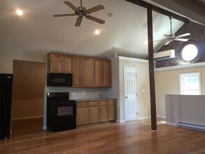 9 S Clinton St-Unit -9SC-3 in Poughkeepsie, NY - Building Photo - Building Photo