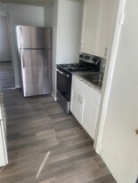 38 Prospect St, Unit 300 in Bristol, CT - Building Photo