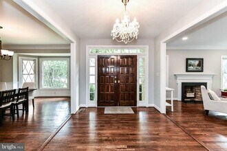 2030 Spring Branch Dr in Vienna, VA - Building Photo - Building Photo